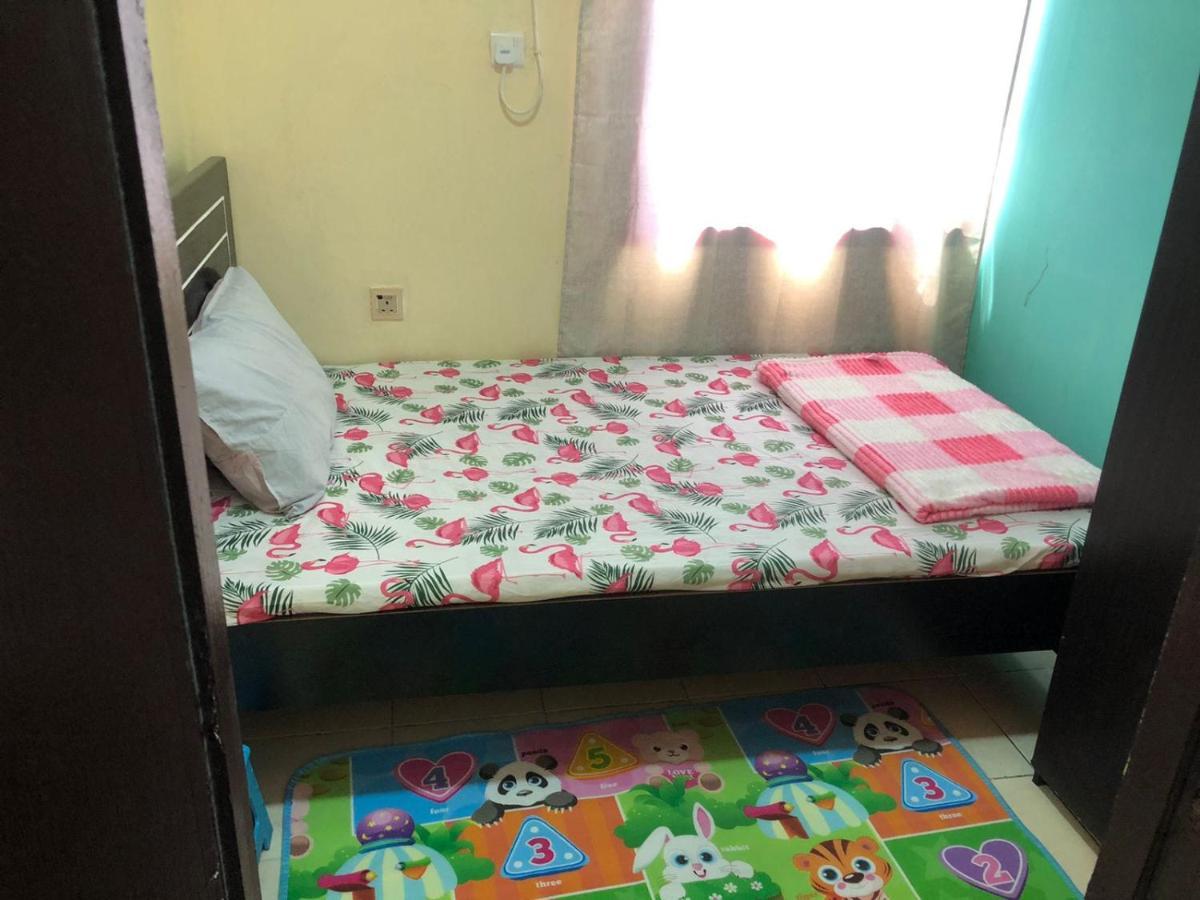 迪拜Moon Backpackers , Al Rigga , Partition For Couples And For Singles公寓 外观 照片