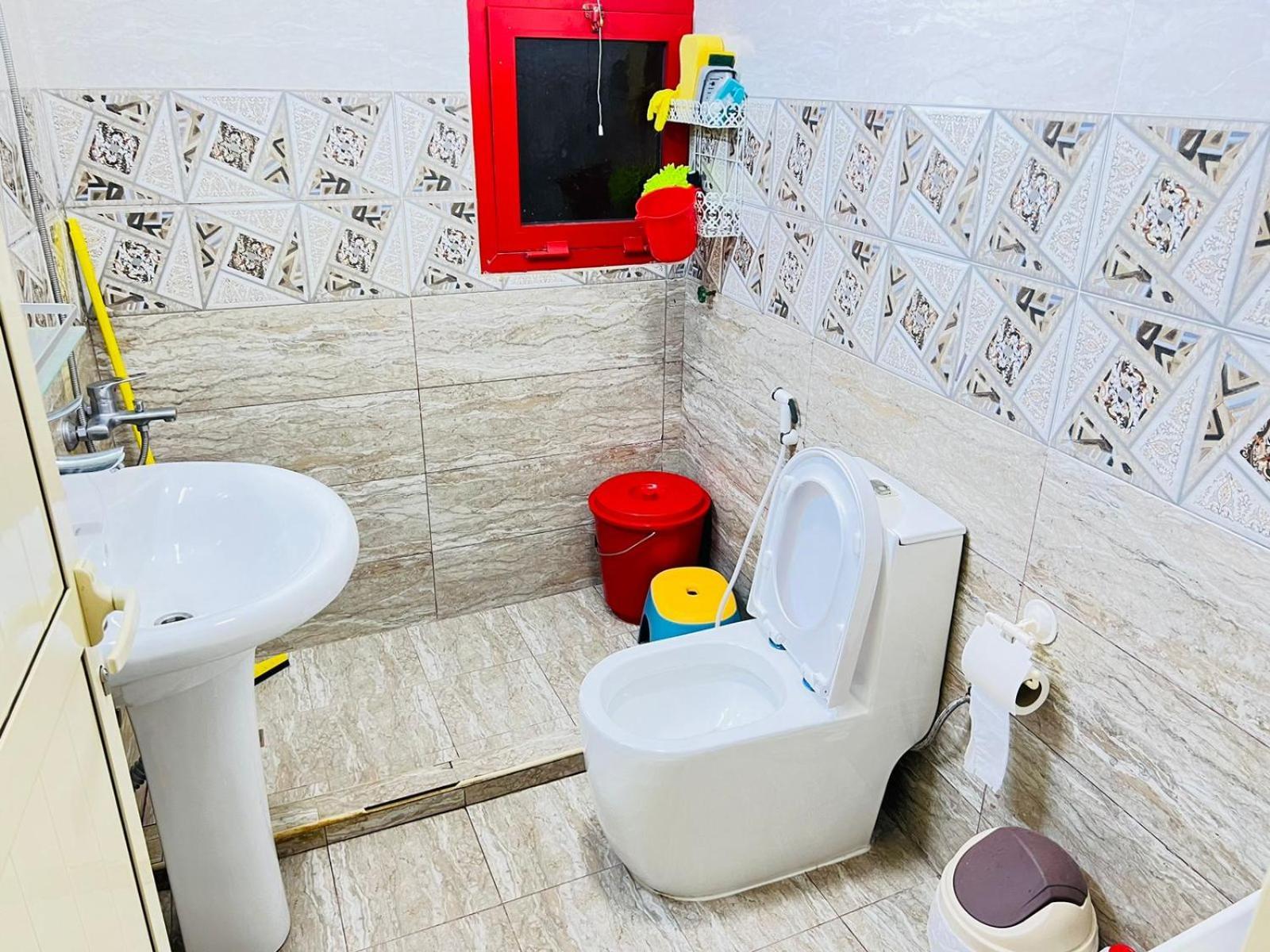 迪拜Moon Backpackers , Al Rigga , Partition For Couples And For Singles公寓 外观 照片