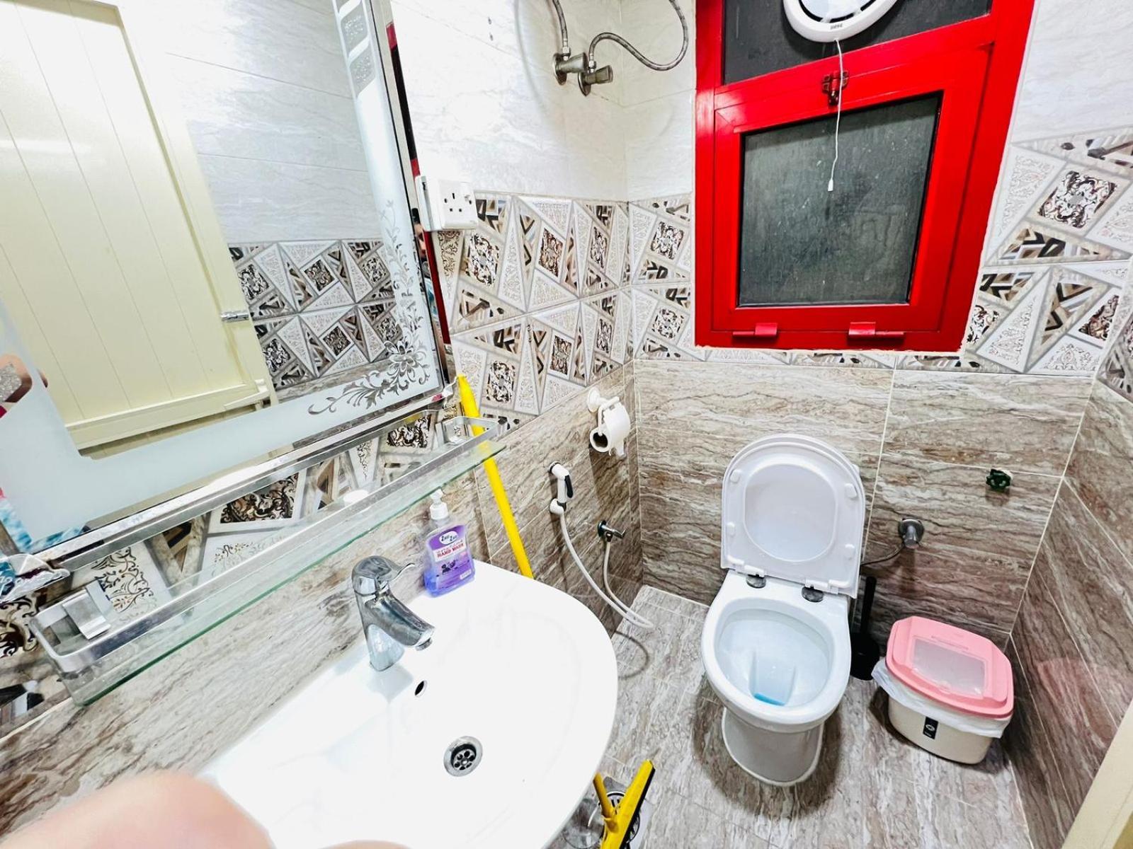 迪拜Moon Backpackers , Al Rigga , Partition For Couples And For Singles公寓 外观 照片